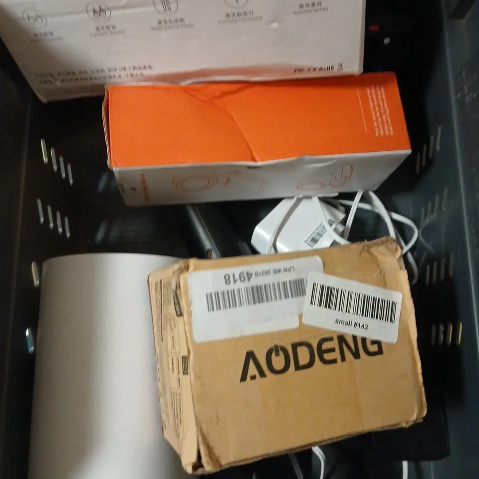 APPROXIMATELY 10 ASSORTED ELECTRICAL PRODUCTS TO INCLUDE LED CLOCK, SMART SPEAKER, PORTABLE FAN ETC 