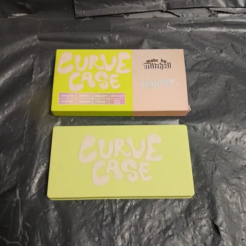 MADE BY MITCHELL CURVE CASE CREAM BLUSHER/BRONZER PALETTE – LIGHTER