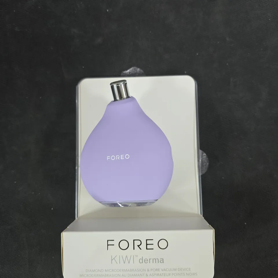 FOREO KIWI DERMA DIAMOND MICRODERMABRASION & PORE VACUUM DEVICE