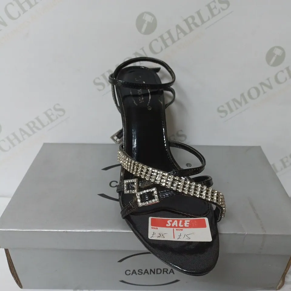 BOXED PAIR OF CASANDRA HEELED SANDALS IN BLACK SIZE 5 