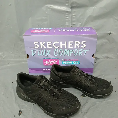 BOXED PAIR OF SKECHERS D'LUX COMFORT LACE UP WOMENS TRAINERS UK 7
