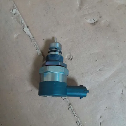 FUEL PRESSURE REGULATOR