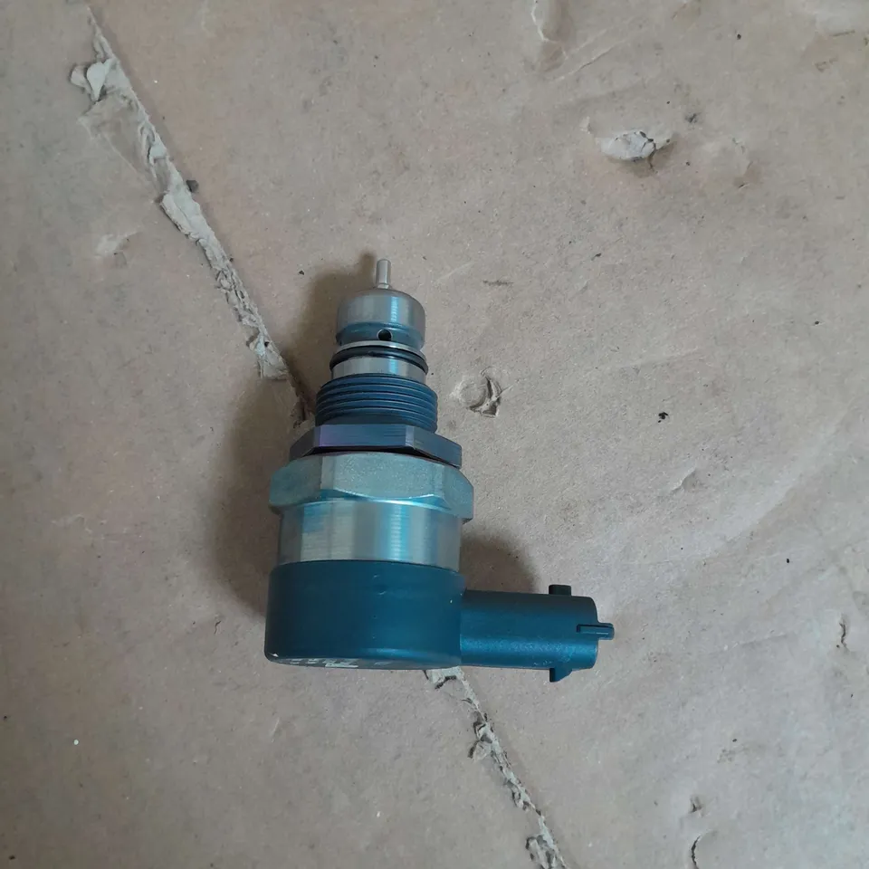 FUEL PRESSURE REGULATOR 