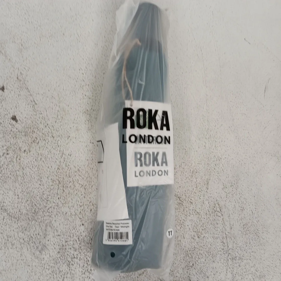 BAGGED ROKA WATERLOO RECYCLED POLYESTER UMBRELLA IN TEAL - ONE SIZE