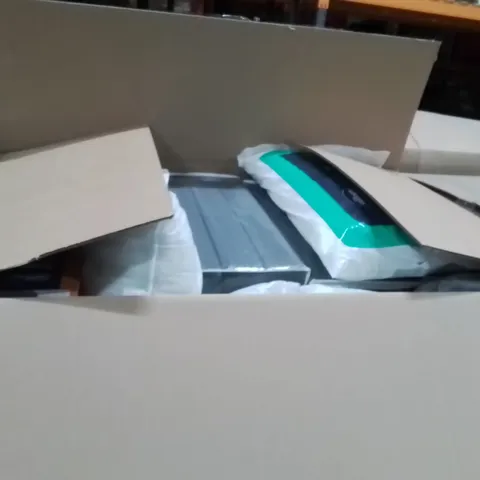 PALLET CONTAINING A LARGE QUANTITY OF PILLOWS 