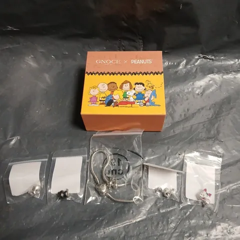 GNOCE X PEANUTS CHARM BRACELET WITH ASSORTED CHARMS 
