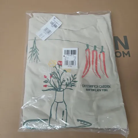 BAGGED ABERCROMBIE & FITCH PREMIUM HEAVYWEIGHT 2.0 GRAPHIC TEE IN OATMEAL - SMALL
