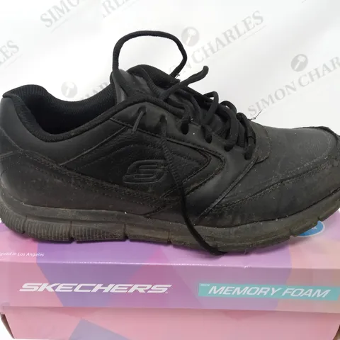 BOXED PAIR OF SKECHERS MENS NAMPA WORK TRAINERS BLACK SIZE 9