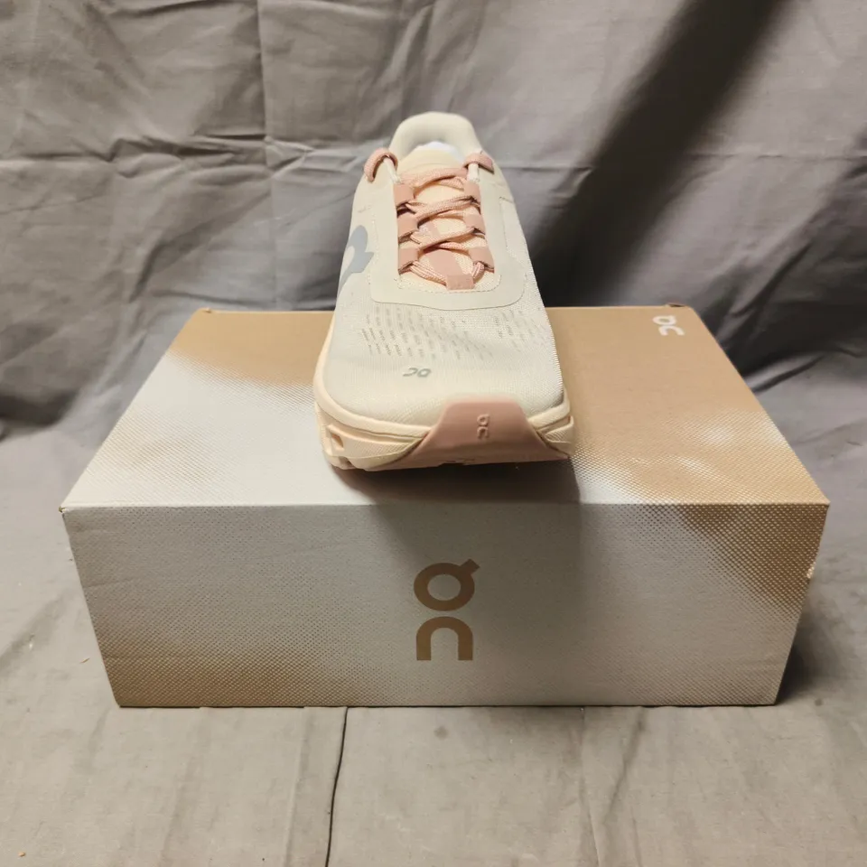 BOXED PAIR OF ON CLOUDMONSTER SHOES IN MOON/FAWN SIZE UK 6
