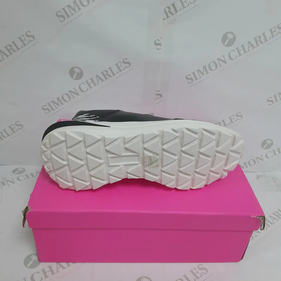DANNII MINOGUE LATTE LOVERS TRAINER SIZE 8 