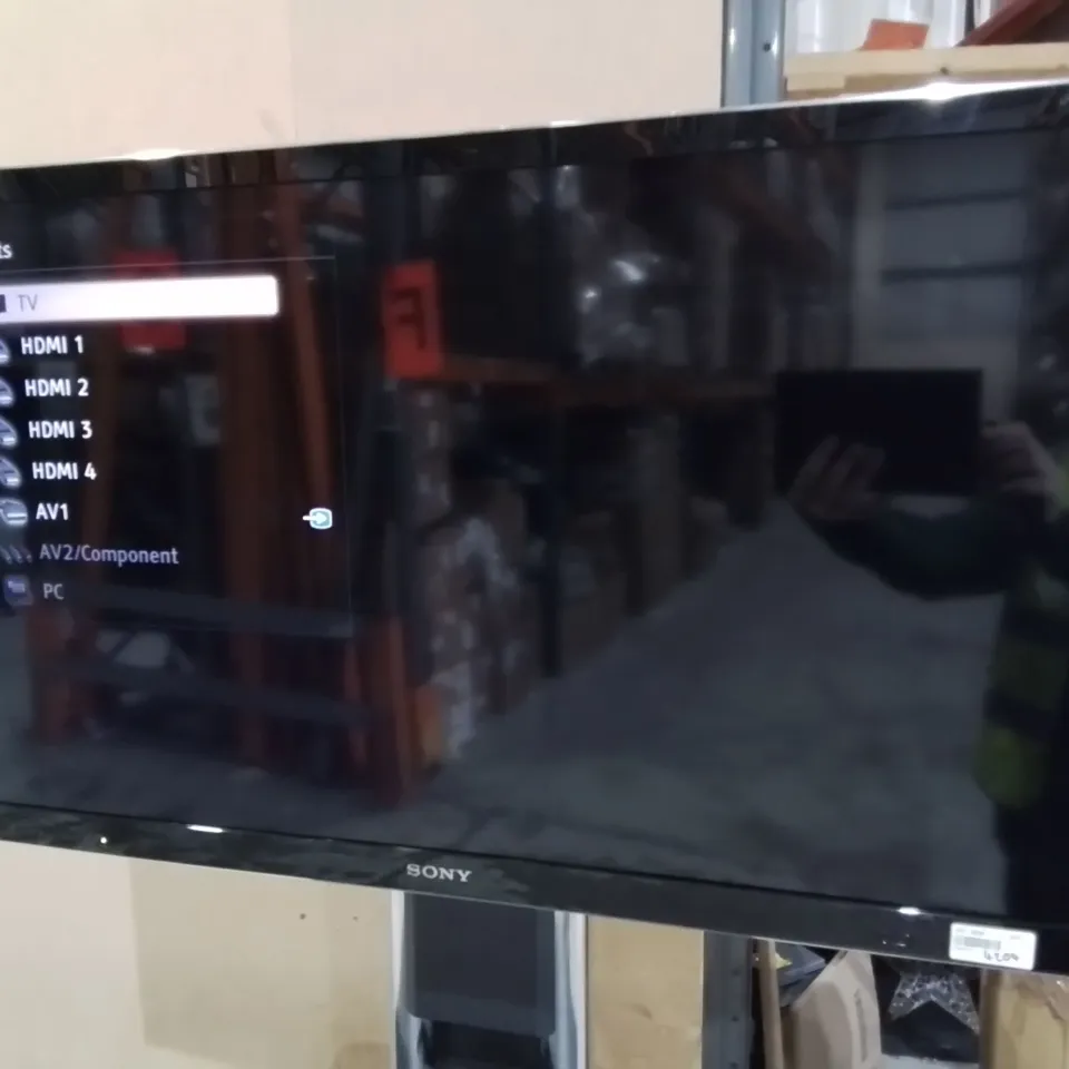 SONY 40" KDL-40HX753 TELEVISION ON UNICOL OXFORD ROLLING TV STAND