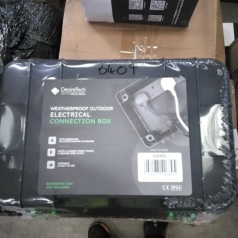 BAGGED DESIRETECH OUTDOOR ELECTRICAL CONNECTION BOX 