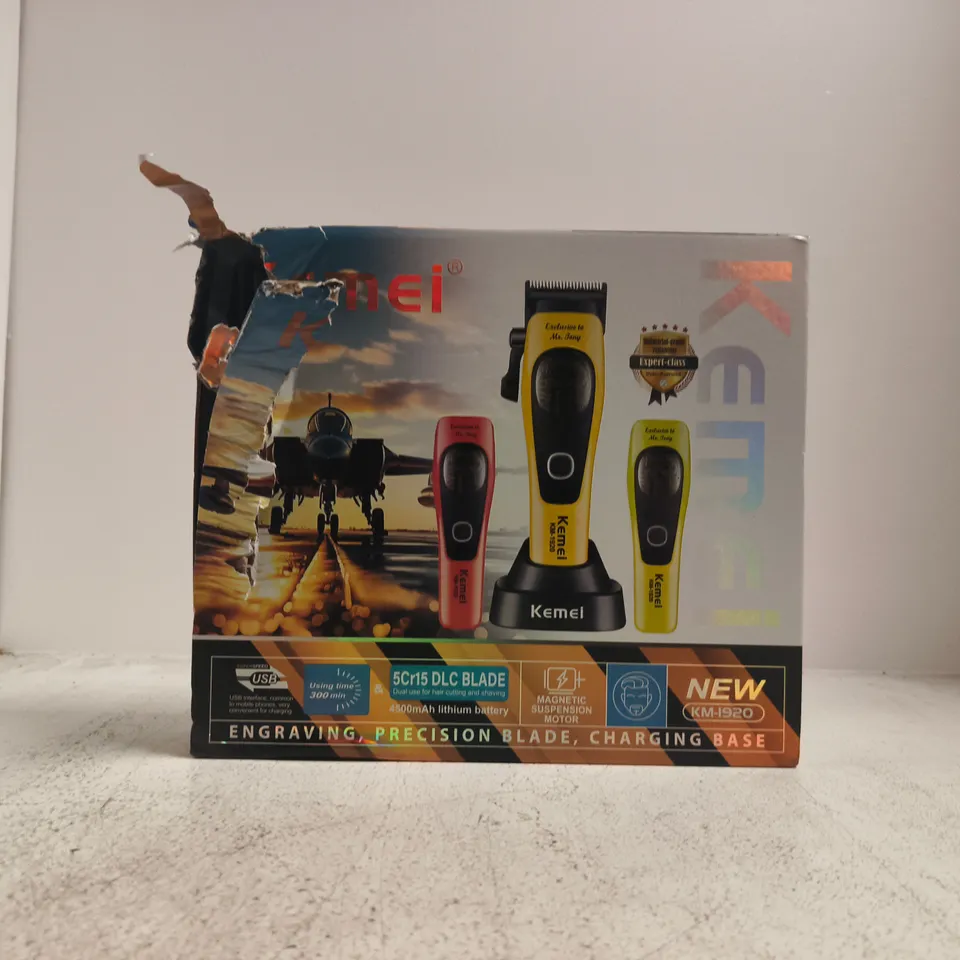 KEMEI KM-1920 HAIR CLIPPER SET – BOXED WITH THREE COLOUR HANDLES