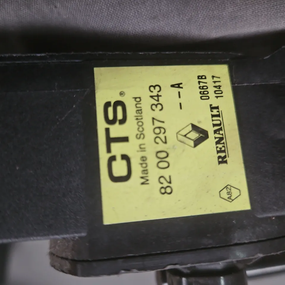 RENAULT ACCELERATOR PEDAL ASSEMBLY – LIKELY DRIVE-BY-WIRE (PART 8200 297 343-A) 
