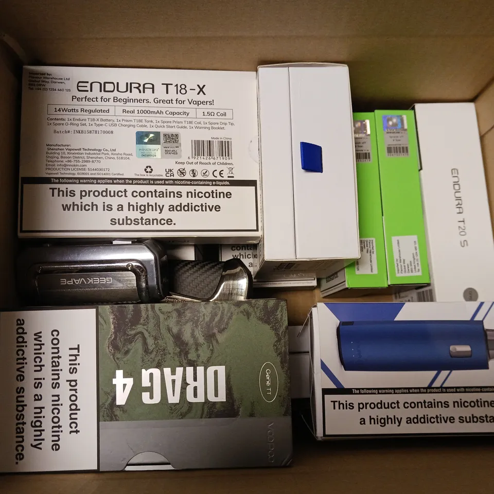 APPROXIMATELY 20 VAPES & E-CIGARETTES TO INCLUDE ELFBAR ELFX, VOOPOO DRAG S, INNOIN ENDURA T18-X, ETC