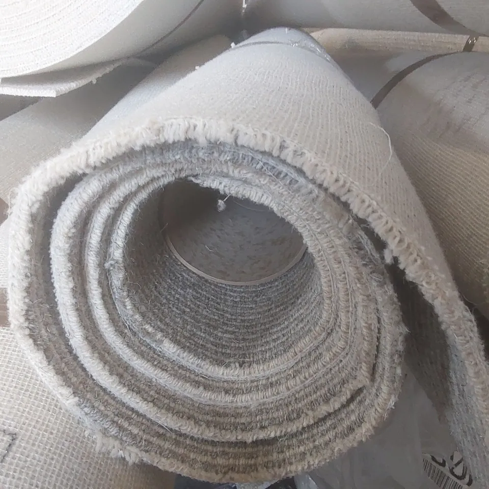 ROLL OF QUALITY LAKELAND HERDWICK CARPET - APPROXIMATELY 4 x 2.23m