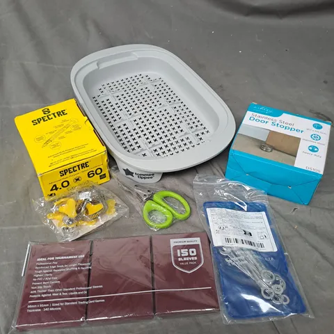 APPROXIMATELY 20 ASSORTED HOUSEHOLD PRODUCTS TO INCLUDE DOOR STOPPER, SCREWS, CLEANING FOAM ETC