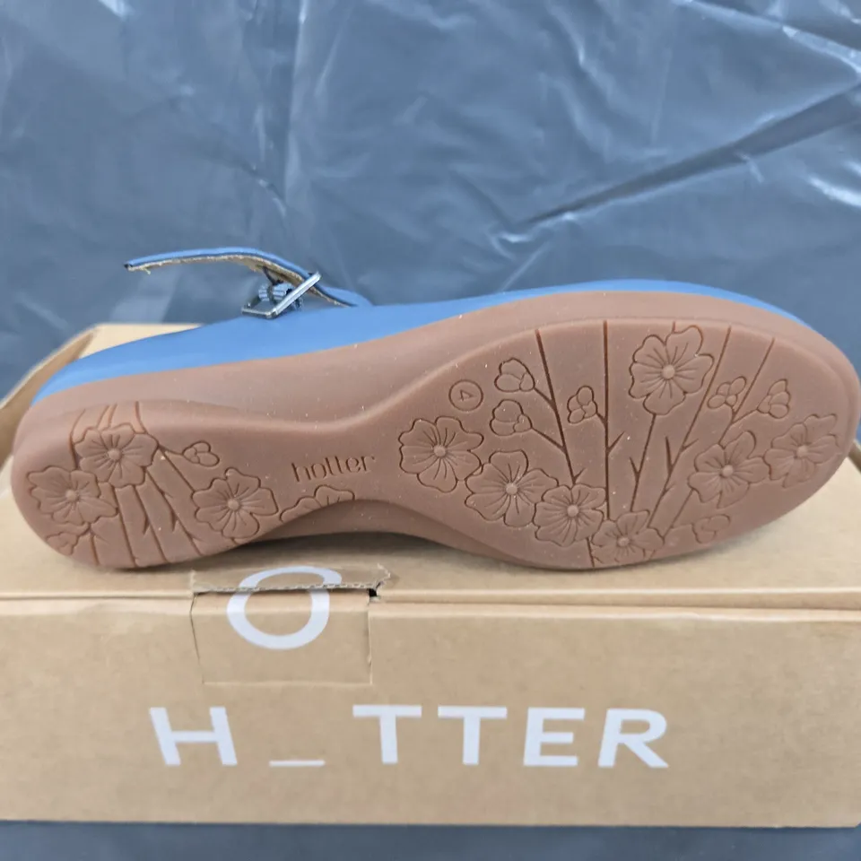 BOXED PAIR OF HOTTER VIOLET BUCKLE SHOES IN BLUE - UK 4