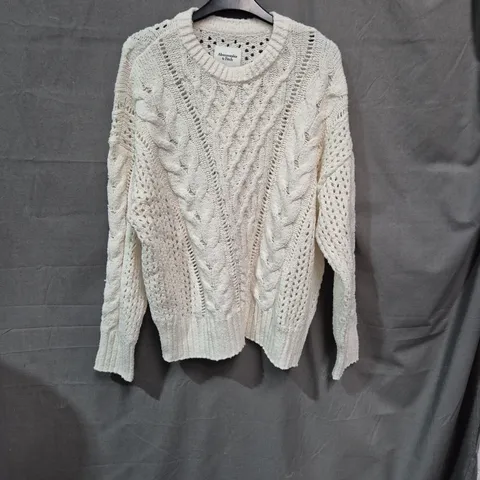 ABERCROMBIE & FITCH CREAM CABLE KNIT SWEATER – SIZE MEDIUM