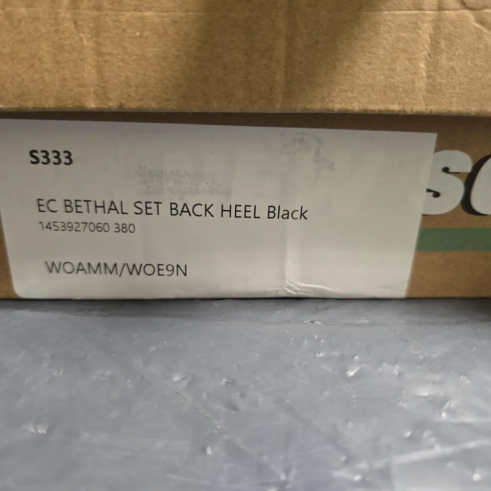 SCHUH WOMEN'S BLACK LEATHER ANKLE BOOTS WITH SIDE ZIP – BOXED SIZE 5