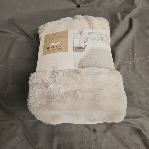 STACEY SOLOMON FAUX FUR DUVET SET IN BEIGE SIZE SINGLE