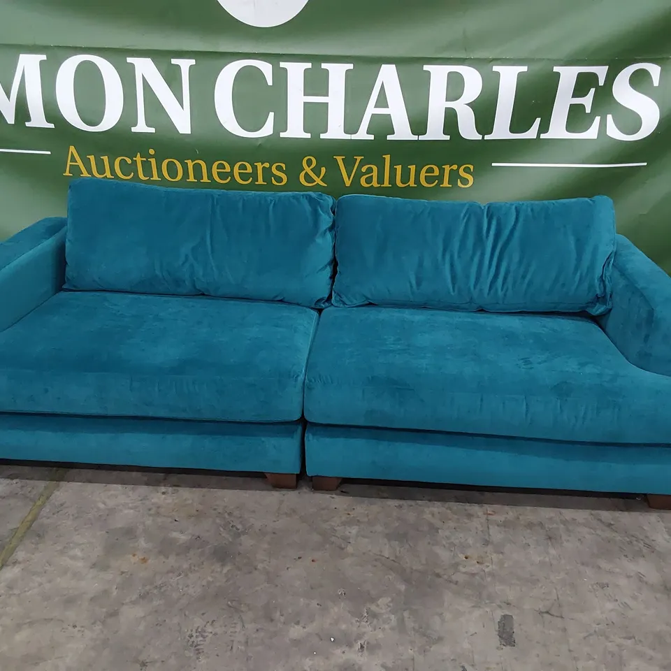 QUALITY BRITISH DESIGNER LOUNGE Co. FOUR SEATER SOFA TURQUOISE PLUSH FABRIC 