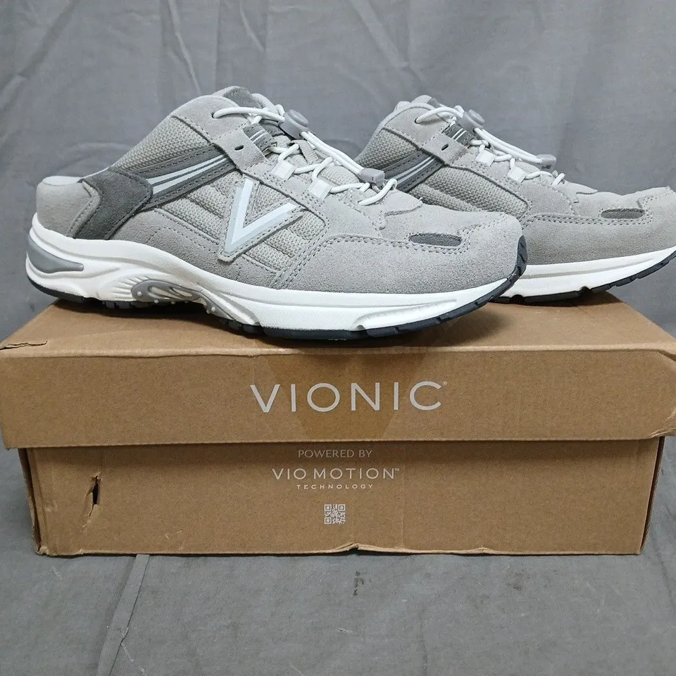 BOXED PAIR OF VIONIC 23 WALK LOAFER MULES IN PALOMA GREY SIZE 8