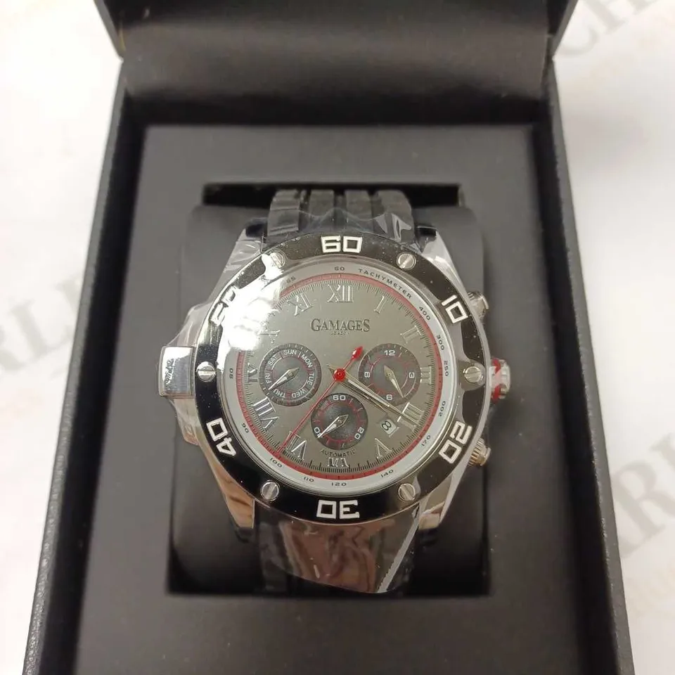 GAMAGES DRIVER GREY TRIPLE DATE DIAL TACHYMETER RUBBER STRAP WRISTWATCH	