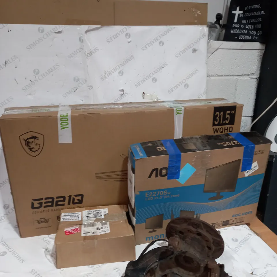 LARGE BOX OF ASSORTED ITEMS TOO INCLUDE MONITORS , CAR PARTS AND PINT GLASSES 