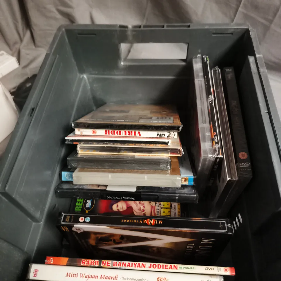 BOX OF APPROXIMATELY 20 ASSORTED DVDS INCLUDING SPONGE BOB SQUARE PANTS AND SPIDERMAN FAR FROM HOME 