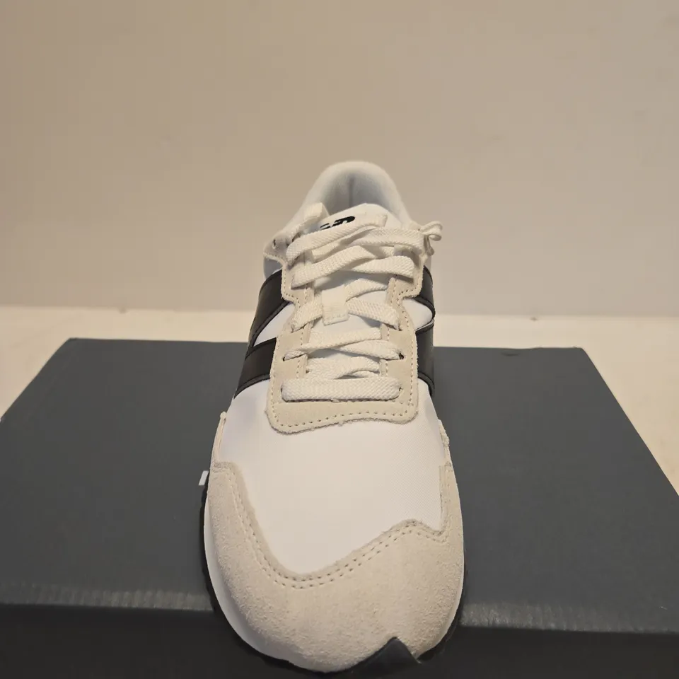 BOXED PAIR OF NEW BALANCE M2378GU MEN’S SNEAKERS – UK SIZE 9