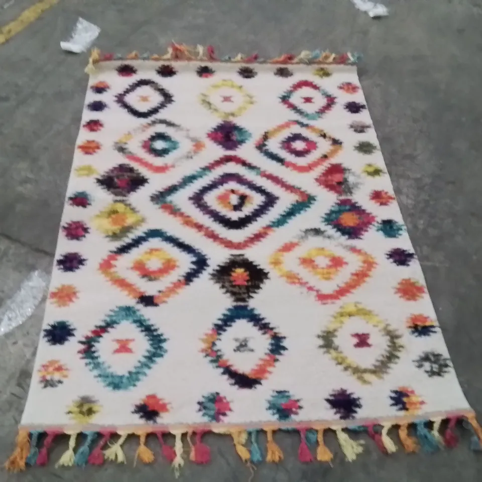 QUALITY DESIGNER AREA RUG - APPROXIMATELY 170X120CM