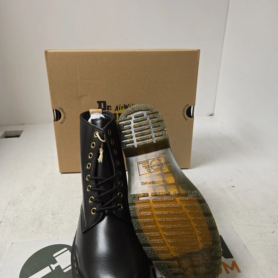 BOXED DR. MARTENS VEGAN 1460 BOOTS, BLACK – UK 8 (EU 42)