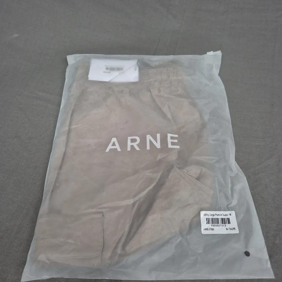 BAGGED ARNE UTILITY CARGO PANTS SIZE M 