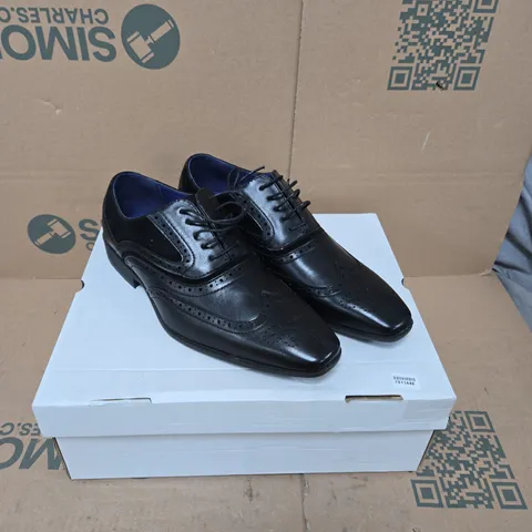 CHARLES SOUTHWELL BELMOND BLACK LEATHER BROGUES – UK 7