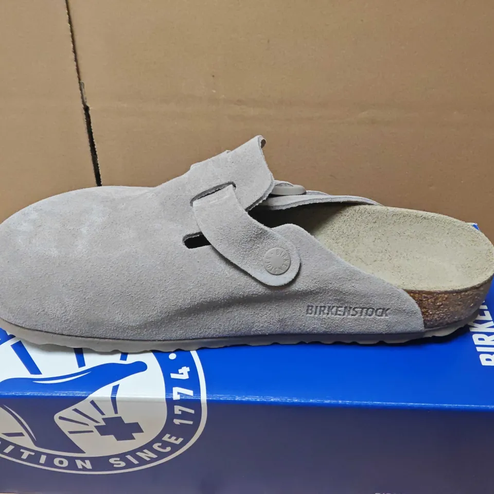 BOXED BIRKENSTOCK BOSTON BS GREY TAUPE – UK 5.5 (EU 39) UNISEX SLIP-ON CLOGS