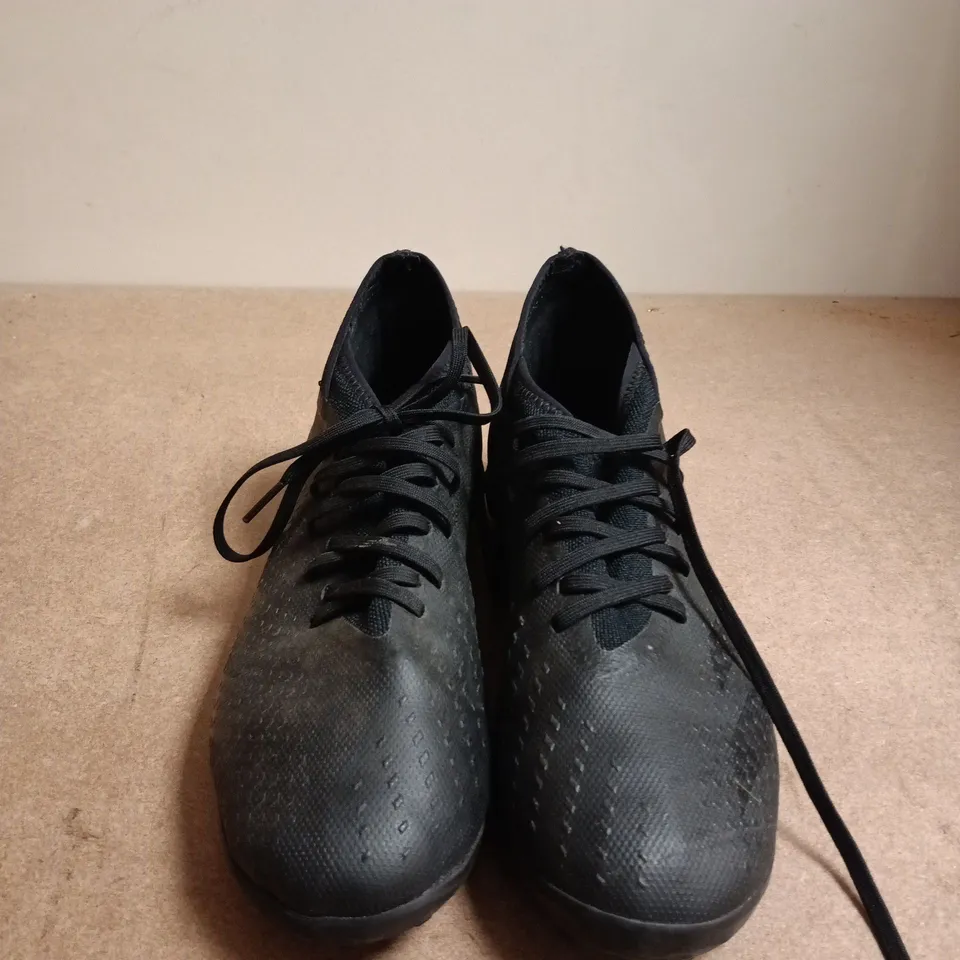 BOXED PAIR OF ADIDAS BLACK TRAINERS - UK SIZE 9