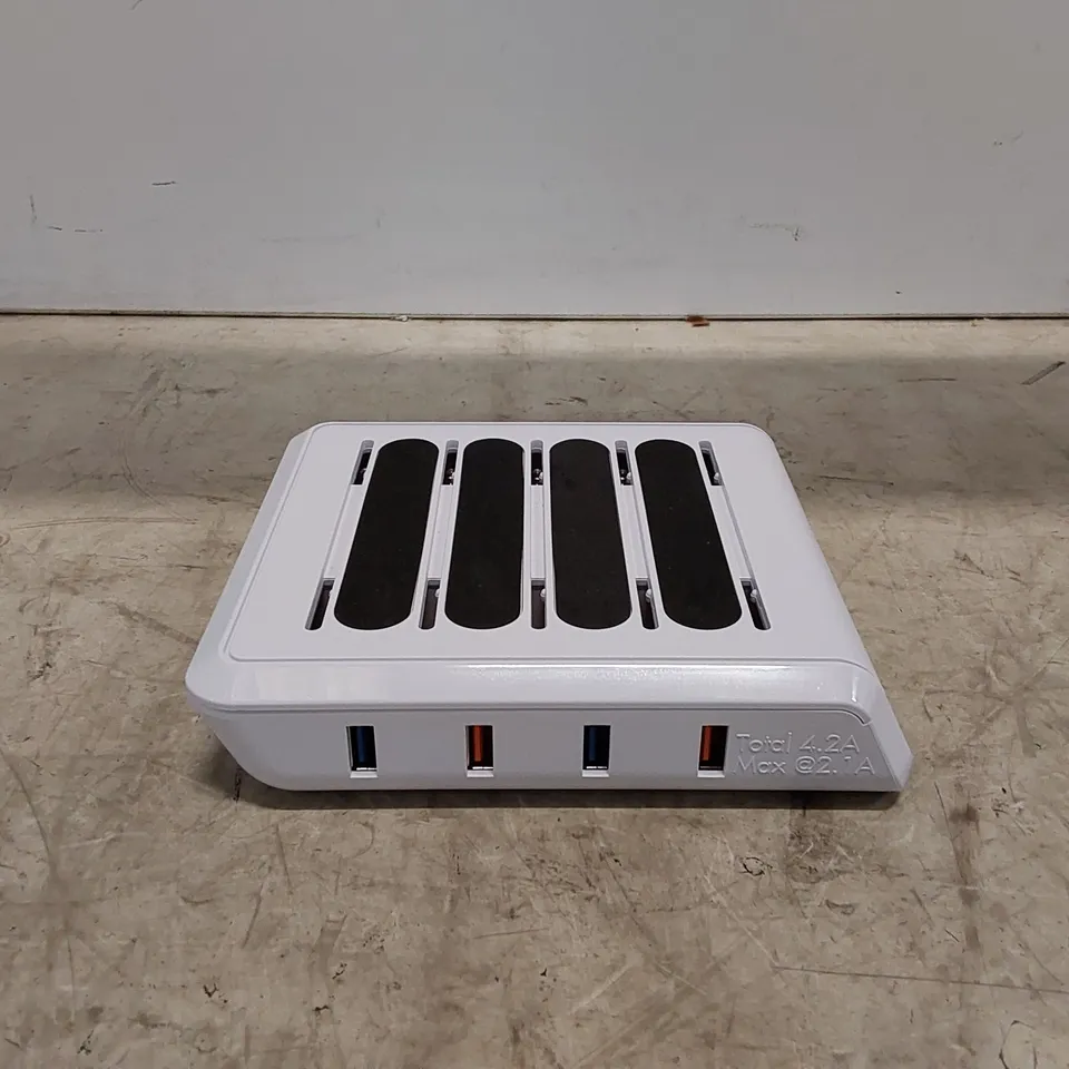 BOXED BELL & HOWELL MULTI DEVICE USB CHARGING STATION (1 BOX)