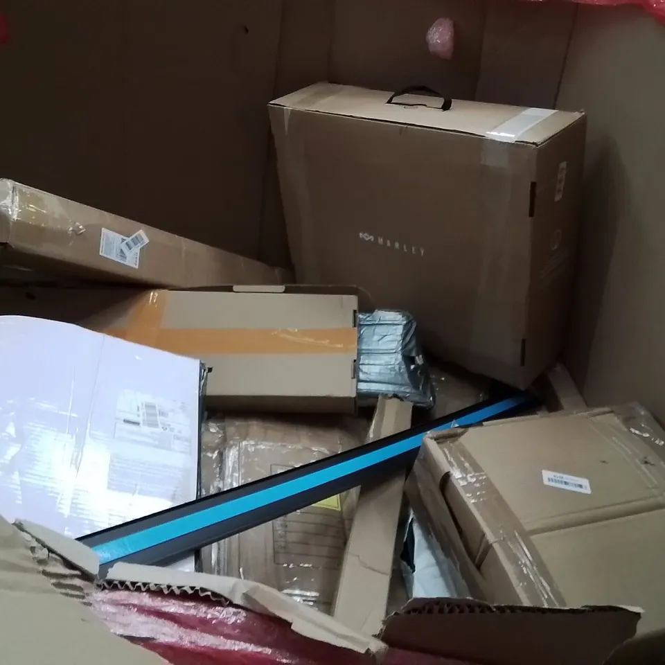 PALLET OF ASSORTED HOUSEHOLD GOODS AND PRODUCTS TO INCLUDE;DESK MAT,TABLE TENNIS TABLE,MONITOR SCREEN PROTECTOR 