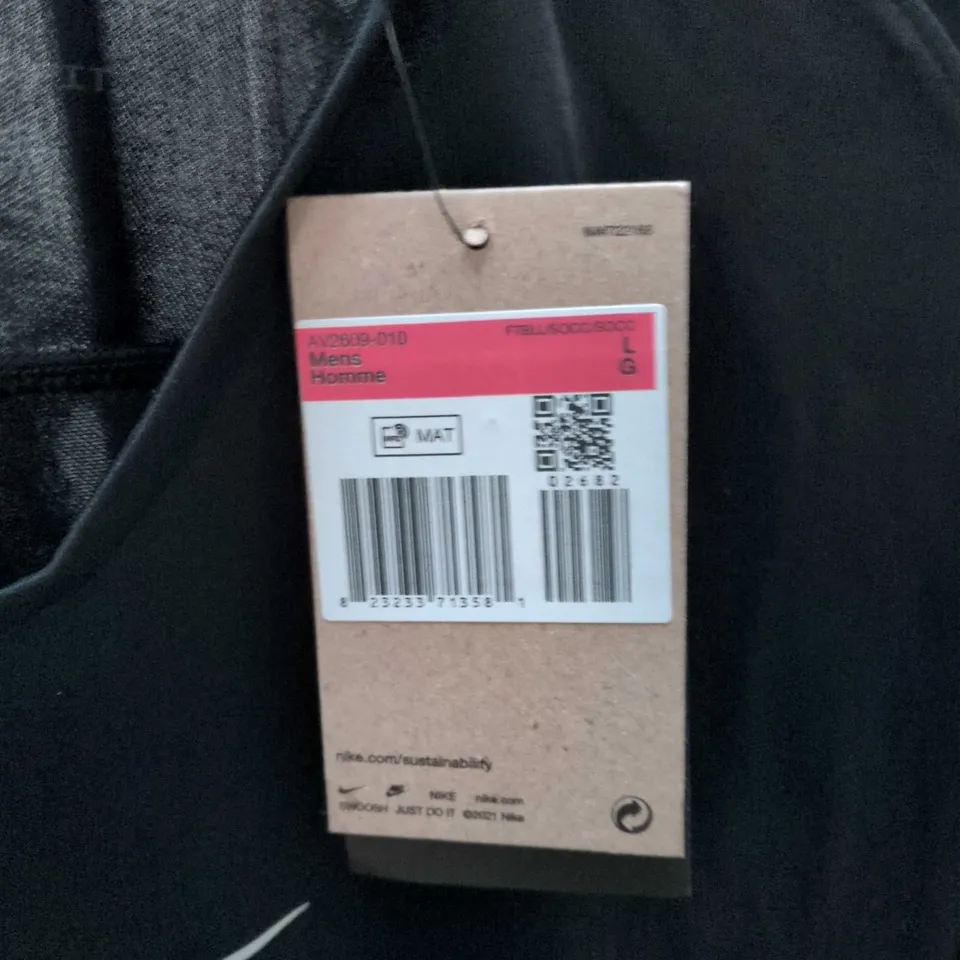 NIKE MEN'S BLACK LONG-SLEEVE TOP – UK LARGE