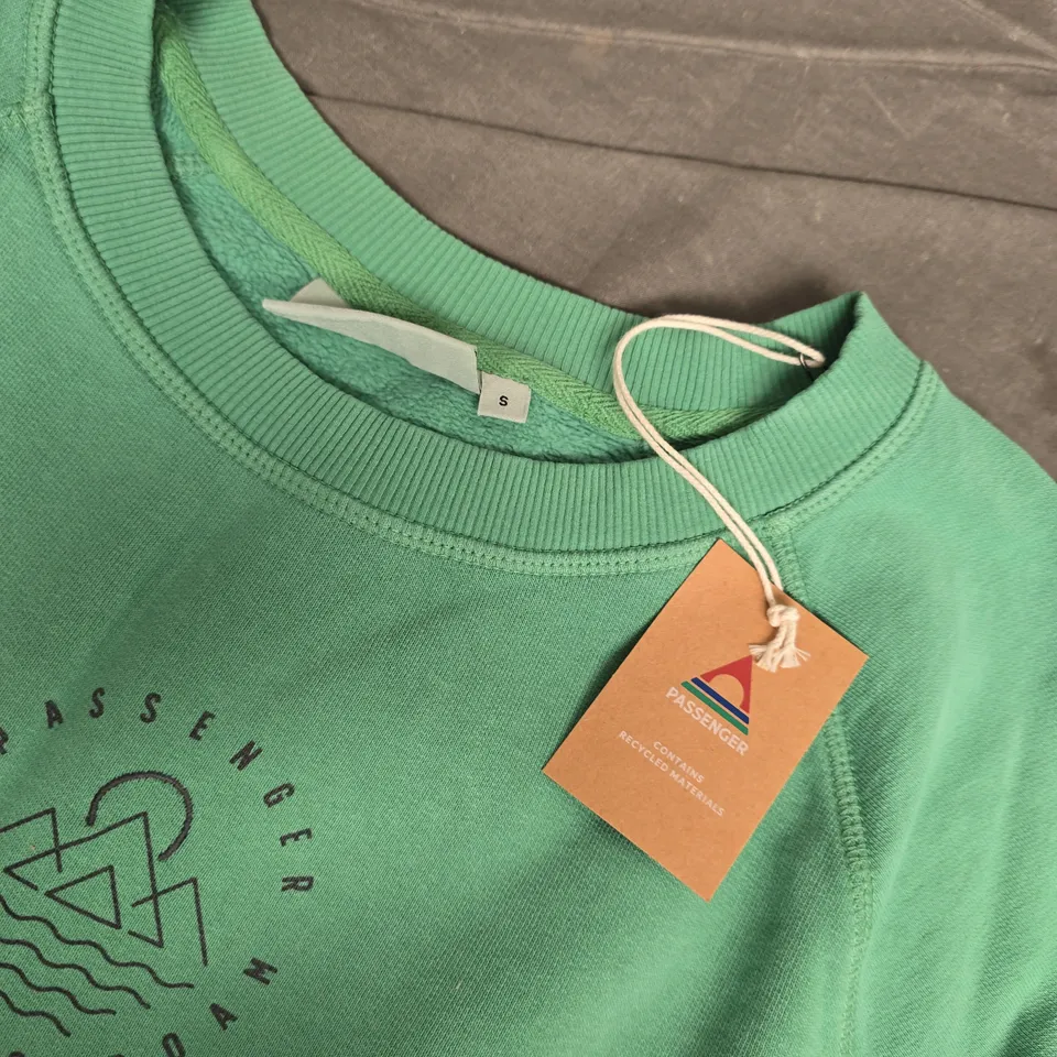 PASSENGER REMOTE SWEATSHIRT IN GREEN SPRUCE - SMALL