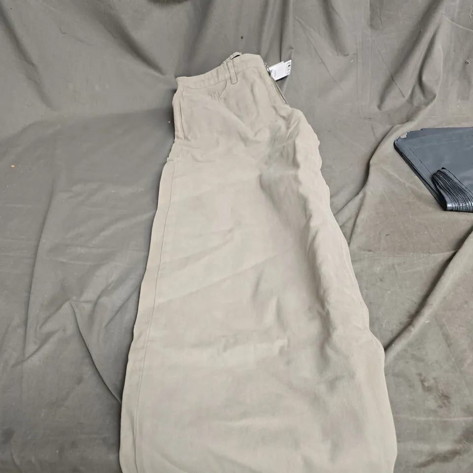 BOX OF APPROXIMATELY 20 ASSORTED CLOTHING ITEMS TO INCLUDE: GREY CHINOS AND RED WAISTCOAT