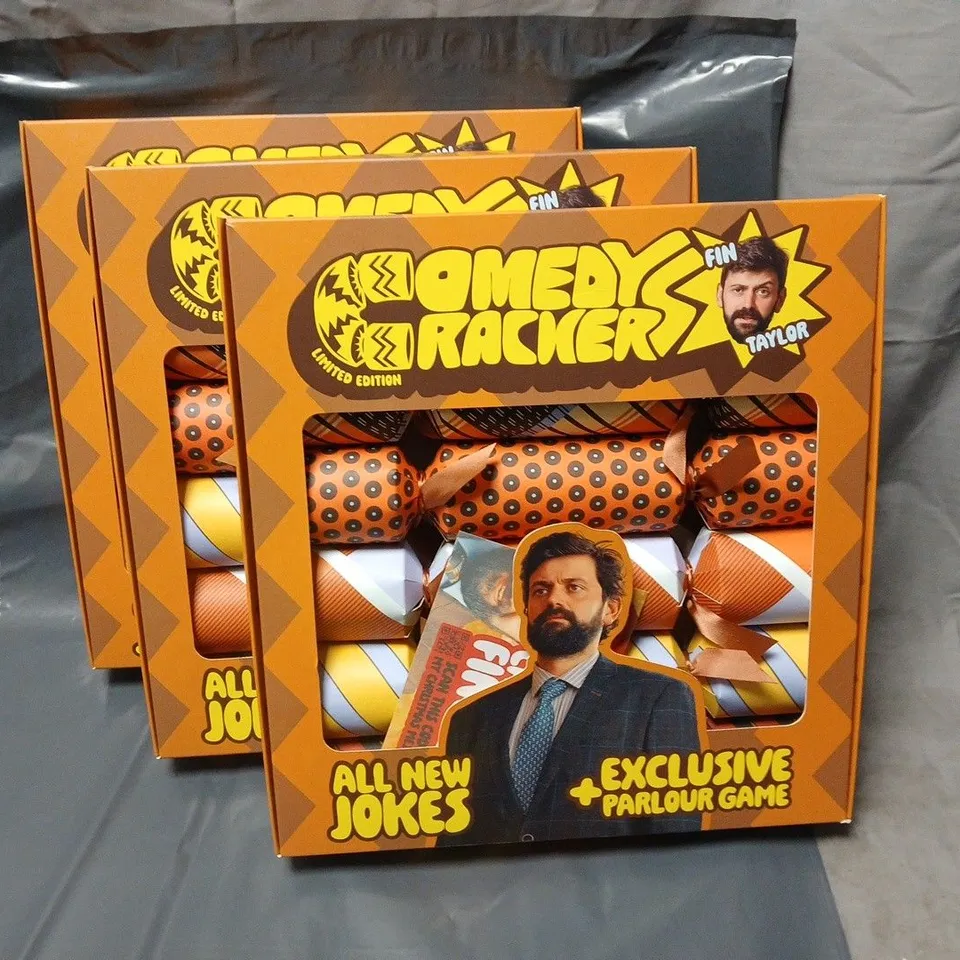 FIN TAYLOR'S COMEDY CRACKERS – LIMITED EDITION CHRISTMAS CRACKERS WITH PARLOUR GAME (SET OF 3)