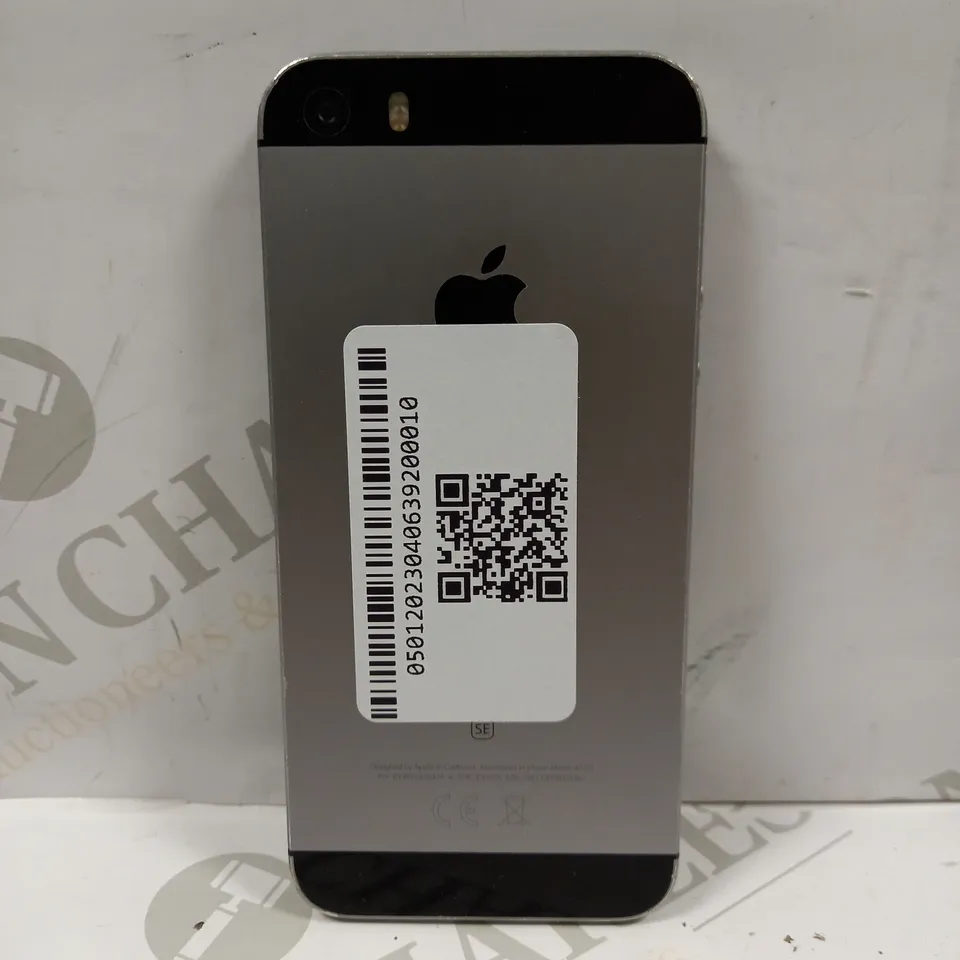 APPLE IPHONE SE (1ST GENERATION) - SILVER 