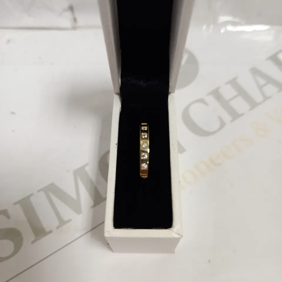 OLD ENGLISH JEWELLERS GOLD EFFECT WEDDING BAND WITH STONES