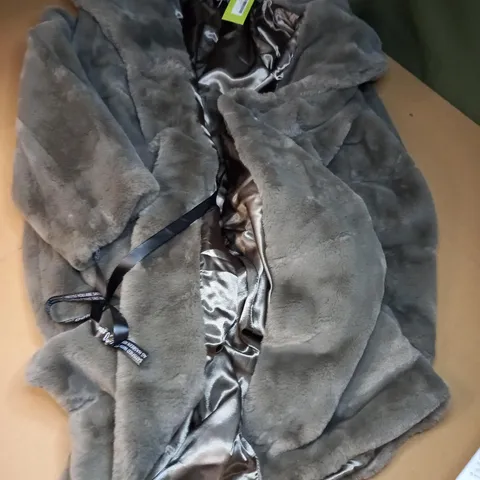 BOOHOOMAN LUXE FAUX FUR COAT IN GREY - UK 14