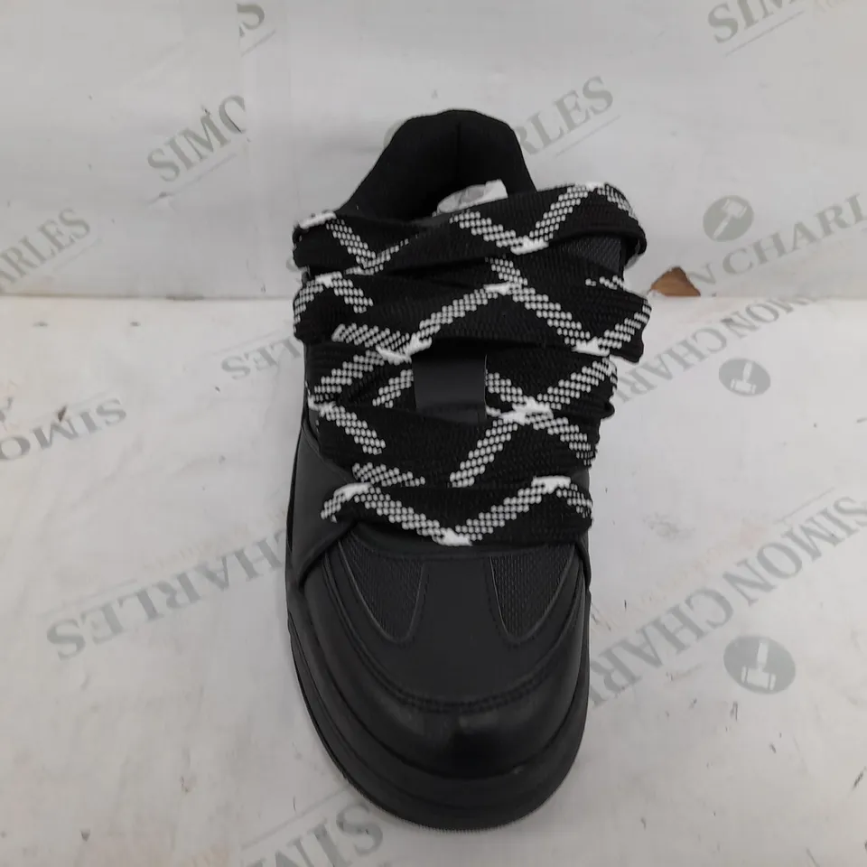 BERSHKA WIDE FOOT RAISED SOLE SHOES IN BLACK - SIZE 42