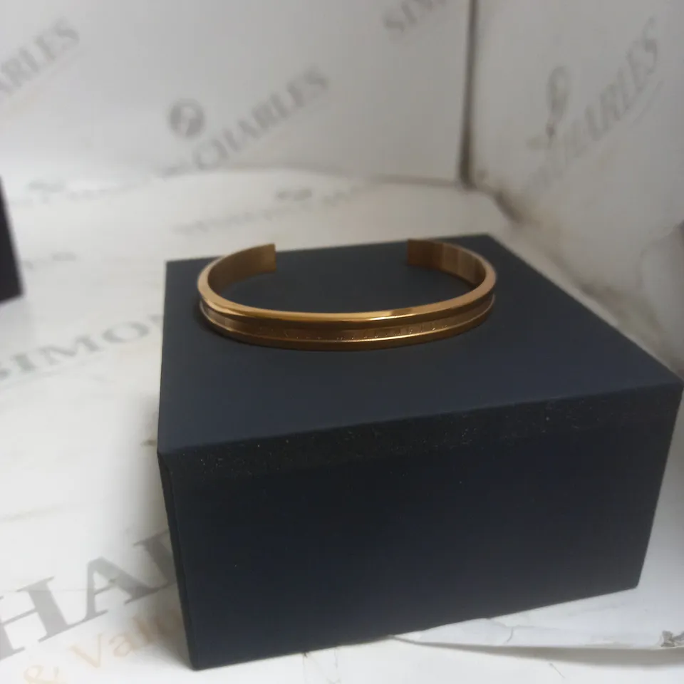 DANIEL WELLINGTON ROSE GOLD CUFF