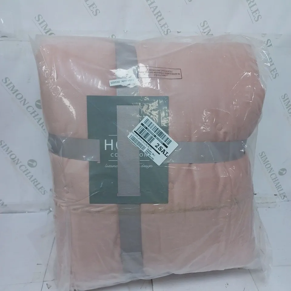LUXURY VELVET QUILTED THROW