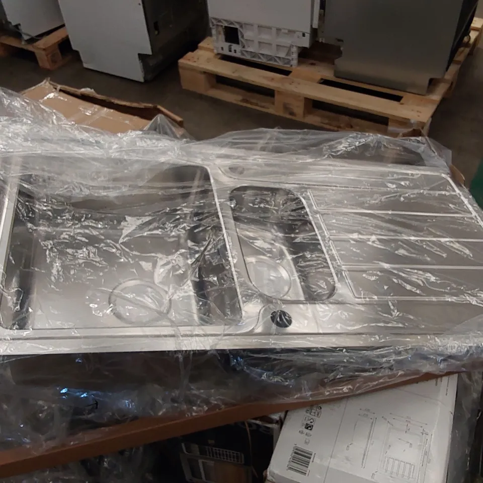 PACKAGED STAINLESS STEEL KITCHEN SINK WITH DRAINAGE BOARD